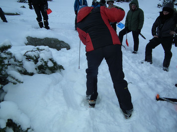 Prawidłowe uzycie sondy lawinowej (foto: Michał Nowak)