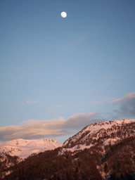 Księżyc nad Monte Campione