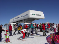 Górna stacja wyciągu TRANSARC.