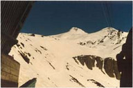 Widok z pośredniej gondoli na Elbrus (3000m)