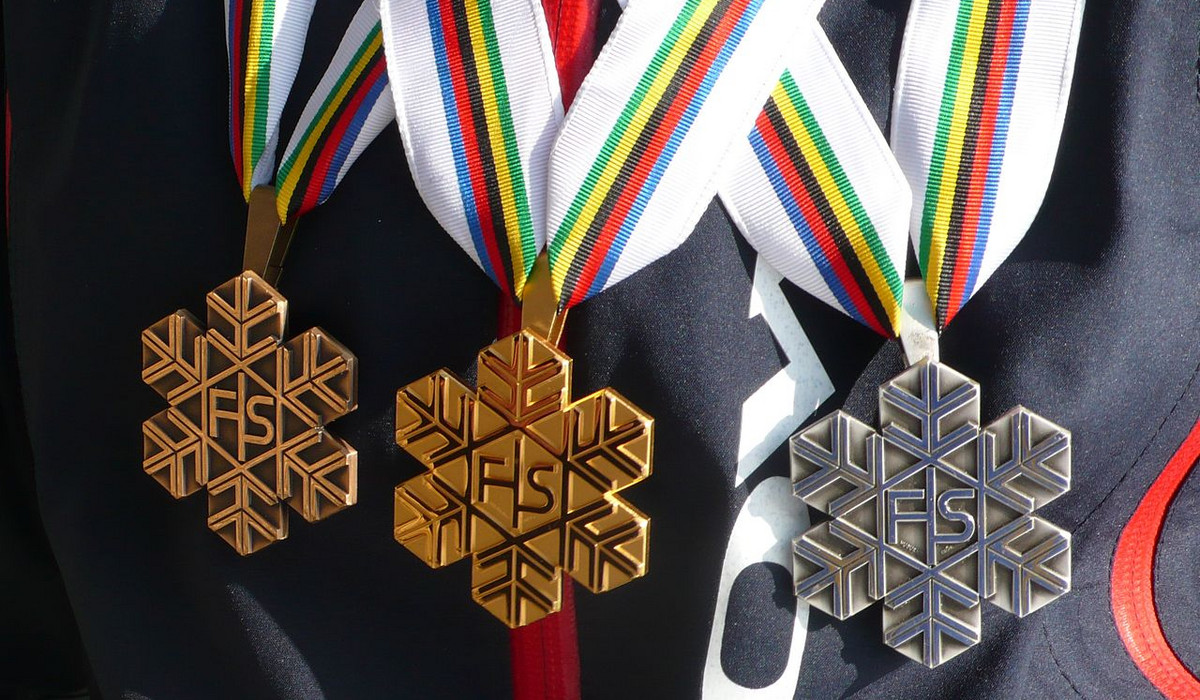 Medale FIS (foto: CC Manuguf) Medale FIS (foto: CC Manuguf)