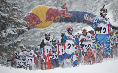 Narty w dłoń i ... do boju (foto: snowpr)