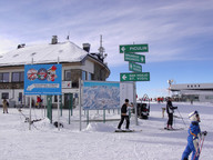 Mapa tras z drogowskazami