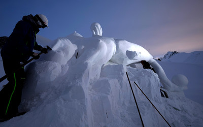 Rzeźba ze śniegu w Ischgl (foto: © TVB Paznaun-Ischgl)