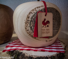 "Jabłko" rzeźba w drewnie Stefana Innerhofera (foto: PB Narty.pl)