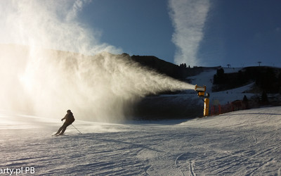 Naśnieżanie tras w Obereggen (foto: Narty.pl PB)