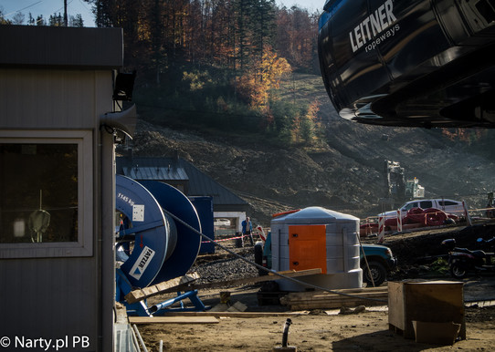 Solisko - Wierch Pośredni - naciąganie liny (foto: PB Narty.pl) Solisko - Wierch Pośredni - naciąganie liny (foto: PB Narty.pl)