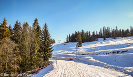 Jedziemy łącznikiem do niebieskich krzesełek (fot. P. Burda) Jedziemy łącznikiem do niebieskich krzesełek (fot. P. Burda)