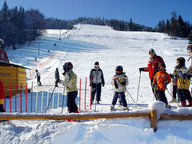 Widok z dołu na stok