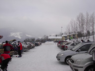 DOJECHALIŚMY. WIDOK NA PARKING. OPŁATA PARKINGOWA 5ZŁ.