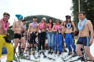 Bikini Skiing 2013- zawodnicy zdjęcie grupowe