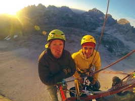 Jacek Matuszek (z lewej) i Łukasz Dudek na Drodze Hiszpańskiej (foto: Alpine Wall Tour)