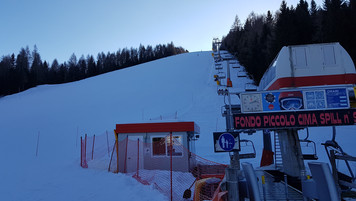 Folgaria. Czerwona trasa nr 15 i wyciąg nr 9 (foto: Olek Kaleta) Folgaria. Czerwona trasa nr 15 i wyciąg nr 9 (foto: Olek Kaleta)