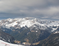 Piękny górski krajobraz Canazei