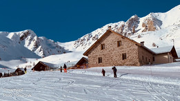 Tonale Malga Valbiolo Bar Restauracja (fot. P. Tomczyk) Tonale Malga Valbiolo Bar Restauracja (fot. P. Tomczyk)