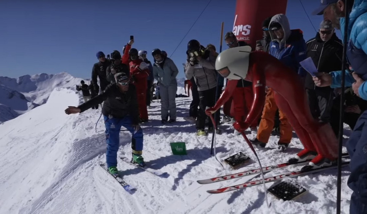 Simon Billy (źródło: YT) Simon Billy (źródło: YT)