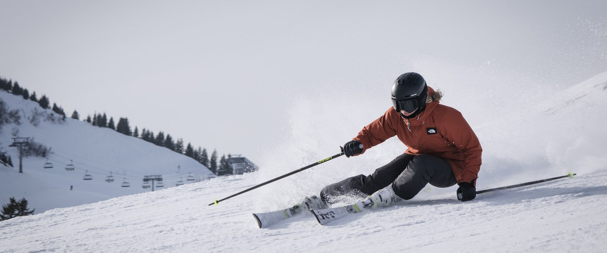 Odzież narciarska – na co zwrócić uwagę przy jej kupnie?