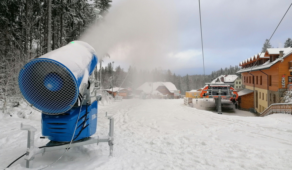 Rozpoczęcie sezonu narciarskiego w Karkonoszach Rozpoczęcie sezonu narciarskiego w Karkonoszach