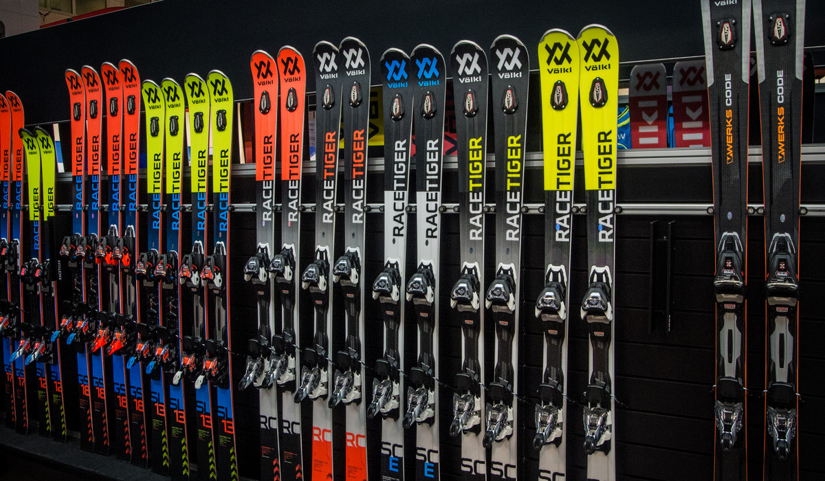 RACETIGER Voelka - nowa "kontrowersyjna kolorystyka" (foto: PB narty.pl