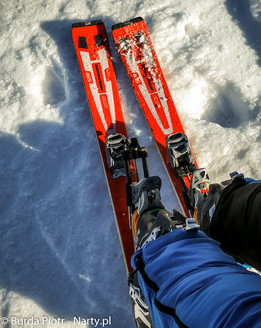 Narty skitourowe - gotowe do podejścia (foto: P. Burda)
