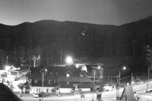 Kamera: Szrenica Ski Arena Widok na dolną stację wyciągu Szklarska Poręba Szrenica Ski Arena Widok na dolną stację wyciągu