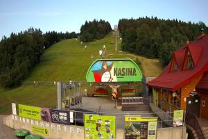 Kamera: Kasina ski Dolna stacja kolejki krzesełkowej Kasina Wielka Kasina ski Dolna stacja kolejki krzesełkowej
