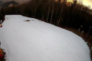 Kamera: Kasina ski Górna stacja kolejki krzesełkowej Kasina Wielka Kasina ski Górna stacja kolejki krzesełkowej