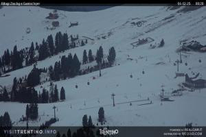 Kamera: Val di Fiemme - Cavalese - Predazzo - Obereggen SkiCenterLatemar - Zischgalm Val di Fiemme Val di Fiemme - Cavalese - Predazzo - Obereggen SkiCenterLatemar - Zischgalm