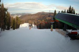 Kamera: Czarny Groń Widok z dolnej stacji Rzyki Czarny Groń Widok z dolnej stacji