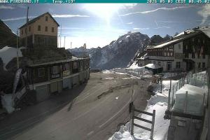 Przełecz Stelvio Passo Stelvio Widok na przełęcz Stelvio 2760 m