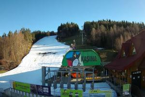 Kamera: Kasina ski Dolna stacja kolejki krzesełkowej Kasina Wielka Kasina ski Dolna stacja kolejki krzesełkowej