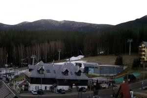 Kamera: Szrenica Ski Arena Widok na dolną stację wyciągu Szklarska Poręba Szrenica Ski Arena Widok na dolną stację wyciągu