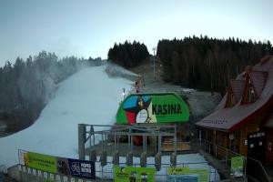 Kamera: Kasina ski Dolna stacja kolejki krzesełkowej Kasina Wielka Kasina ski Dolna stacja kolejki krzesełkowej