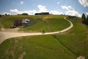 Tylicz Master Ski Widok naa dolną stację krzesełka