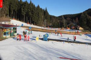 Kamera: SKI Vítkovice-Bílá Plac zabaw dla dzieci, 521 m n.p.m. Bílá SKI Vítkovice-Bílá Plac zabaw dla dzieci, 521 m n.p.m.