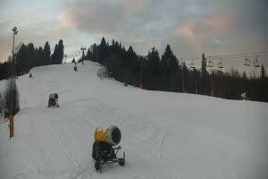 Kamera: Cieńków Widok na trasę kolei krzesełkowej Wisła Cieńków Widok na trasę kolei krzesełkowej