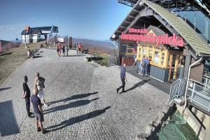 Kamera: Jaworzyna Krynicka Widok na trasę dla dzieci na szczycie (1100 m n.p.m.) Krynica Jaworzyna Krynicka Widok na trasę dla dzieci na szczycie (1100 m n.p.m.)