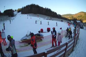 Kamera: Stacja narciarska CZARNÓW Wyciąg numer 1 dolna stacja Stacja narciarska CZARNÓW Stacja narciarska CZARNÓW Wyciąg numer 1 dolna stacja