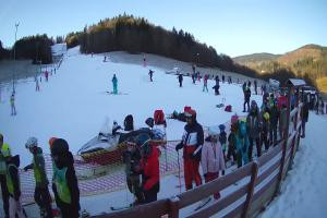 Kamera: Stacja narciarska CZARNÓW Wyciąg numer 1 dolna stacja Stacja narciarska CZARNÓW Stacja narciarska CZARNÓW Wyciąg numer 1 dolna stacja