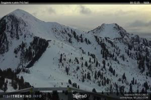 Kamera: Val di Fiemme - Cavalese - Predazzo - Obereggen Alpe Cermis - Prafiorì Val di Fiemme Val di Fiemme - Cavalese - Predazzo - Obereggen Alpe Cermis - Prafiorì