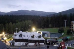 Kamera: Szrenica Ski Arena Widok na dolną stację wyciągu Szklarska Poręba Szrenica Ski Arena Widok na dolną stację wyciągu