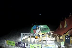 Kamera: Kasina ski Dolna stacja kolejki krzesełkowej Kasina Wielka Kasina ski Dolna stacja kolejki krzesełkowej