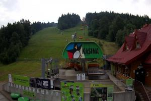 Kamera: Kasina ski Dolna stacja kolejki krzesełkowej Kasina Wielka Kasina ski Dolna stacja kolejki krzesełkowej