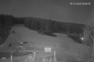 Kamera: Czarna Góra Dolny odcinek nartostrady "B", wyciąg BIBA Stronie Śląskie Czarna Góra Dolny odcinek nartostrady "B", wyciąg BIBA