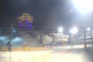 Kurzętnik Kurza Góra Kurza Góra - widok na stok i wieżę