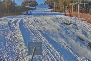 Kamera: Jaworzyna Krynicka Widok ze stacji dolnej kolei gondolowej (648 m n.p.m.) Krynica Jaworzyna Krynicka Widok ze stacji dolnej kolei gondolowej (648 m n.p.m.)