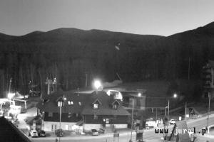 Kamera: Szrenica Ski Arena Widok na dolną stację wyciągu Szklarska Poręba Szrenica Ski Arena Widok na dolną stację wyciągu