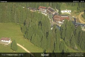Kamera: Val di Fiemme - Cavalese - Predazzo - Obereggen SkiCenterLatemar - Passo Feudo Val di Fiemme Val di Fiemme - Cavalese - Predazzo - Obereggen SkiCenterLatemar - Passo Feudo