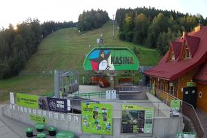 Kamera: Kasina ski Dolna stacja kolejki krzesełkowej Kasina Wielka Kasina ski Dolna stacja kolejki krzesełkowej