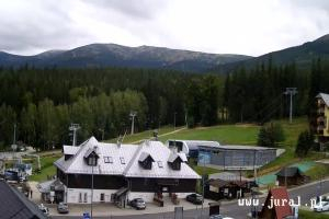 Kamera: Szrenica Ski Arena Widok na dolną stację wyciągu Szklarska Poręba Szrenica Ski Arena Widok na dolną stację wyciągu